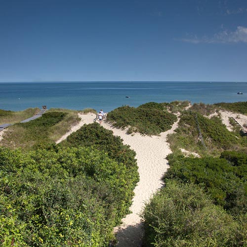 Nantucket Airline Gull Air Flys Scheduled Flights to Hyannis on Weekends.